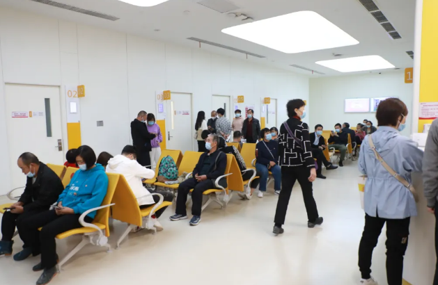 專家提醒：暴飲暴食容易誘發(fā)急性胰腺炎等疾?。?>
				             </a>
                <div   id=