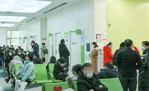 節(jié)后首個(gè)工作日|不停歇，他們?nèi)κ刈o(hù)患者健康！