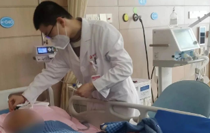 危急重癥、“大白肺” 90%以上恢復(fù)良好，他們?nèi)绾巫龅降模?>
				             </a>
                <div   id=